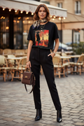 Crépuscule Parisien – T-shirt noir – Terrasse café parisien